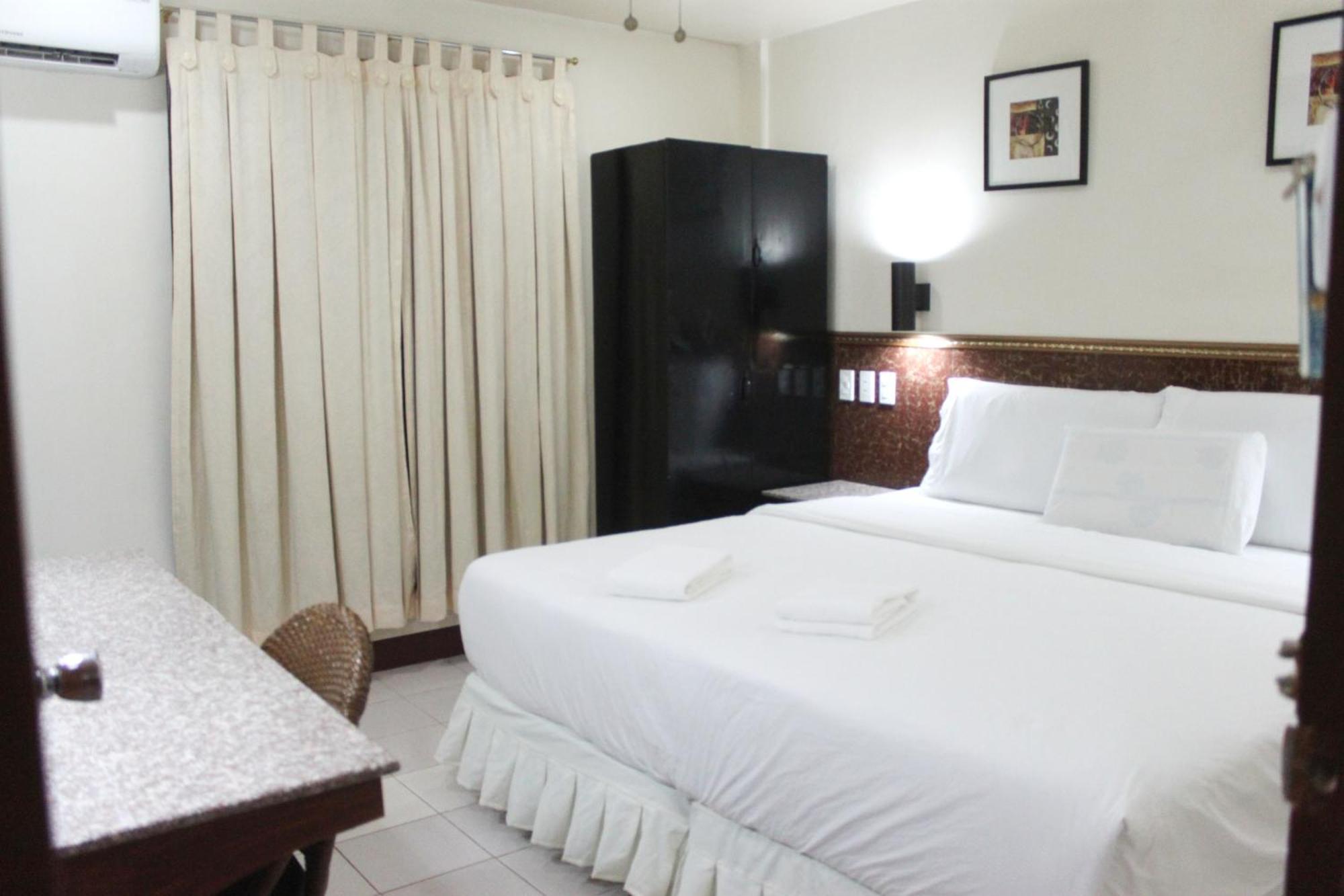 Lost Horizon Beach Dive Resort Bohol Bagian luar foto