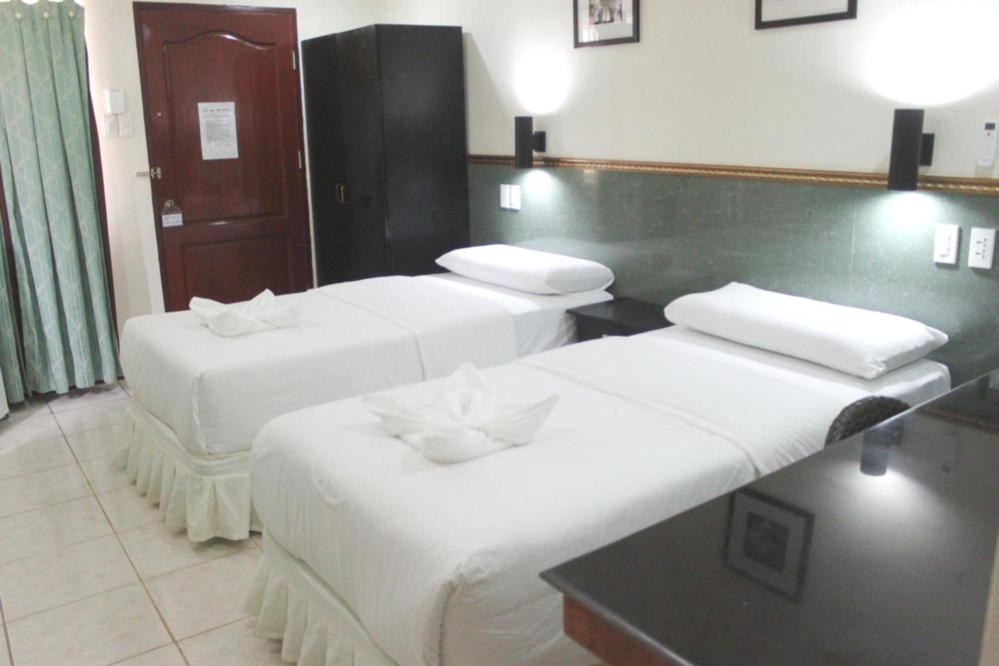 Lost Horizon Beach Dive Resort Bohol Bagian luar foto